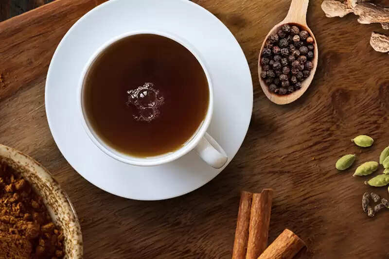 AYURVEDIC KADHA पीकर कंट्रोल करें वेट, थकावट भी होगी दूर