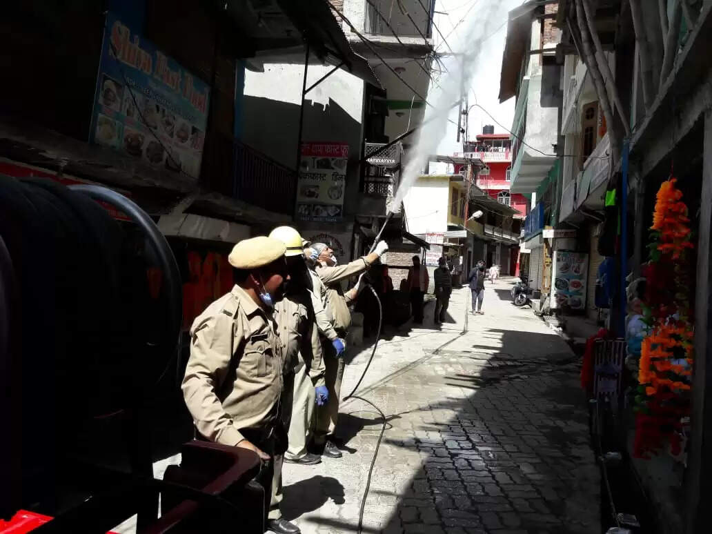भरमौर के 2300 लोग होम क्वारंटीन, फायर ब्रिगेड की टीम कर रही सैनिटाइज