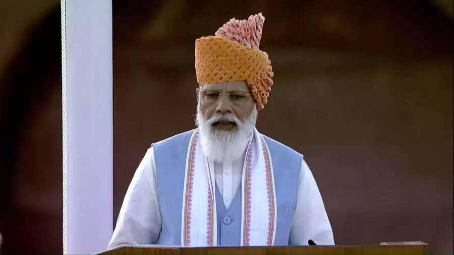 लाल किला से बोले पीएम मोदी-हमारी जनसंख्‍या बहुत है…कितनों को हम बचा नहीं पाए