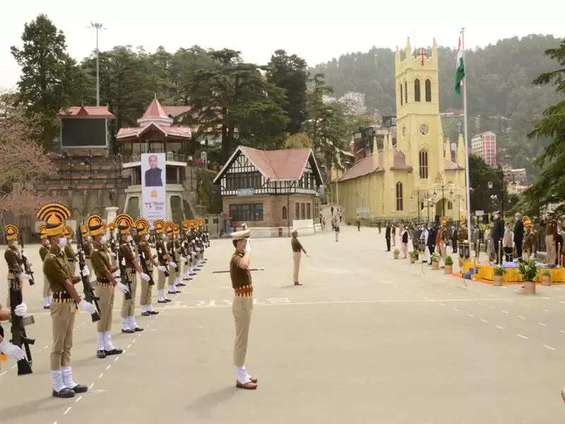 हिमाचल दिवसः मुख्यमंत्री जयराम ठाकुर ने राष्ट्रीय ध्वज को दी सलामी
