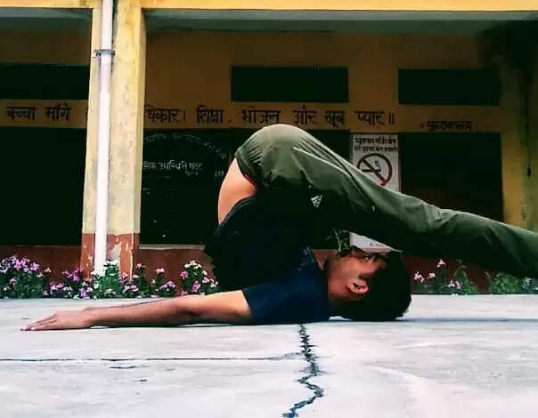 International Yoga Day/हिमाचल के राज्यपाल-सीएम ने सरकारी आवास पर किया योगाभ्यास