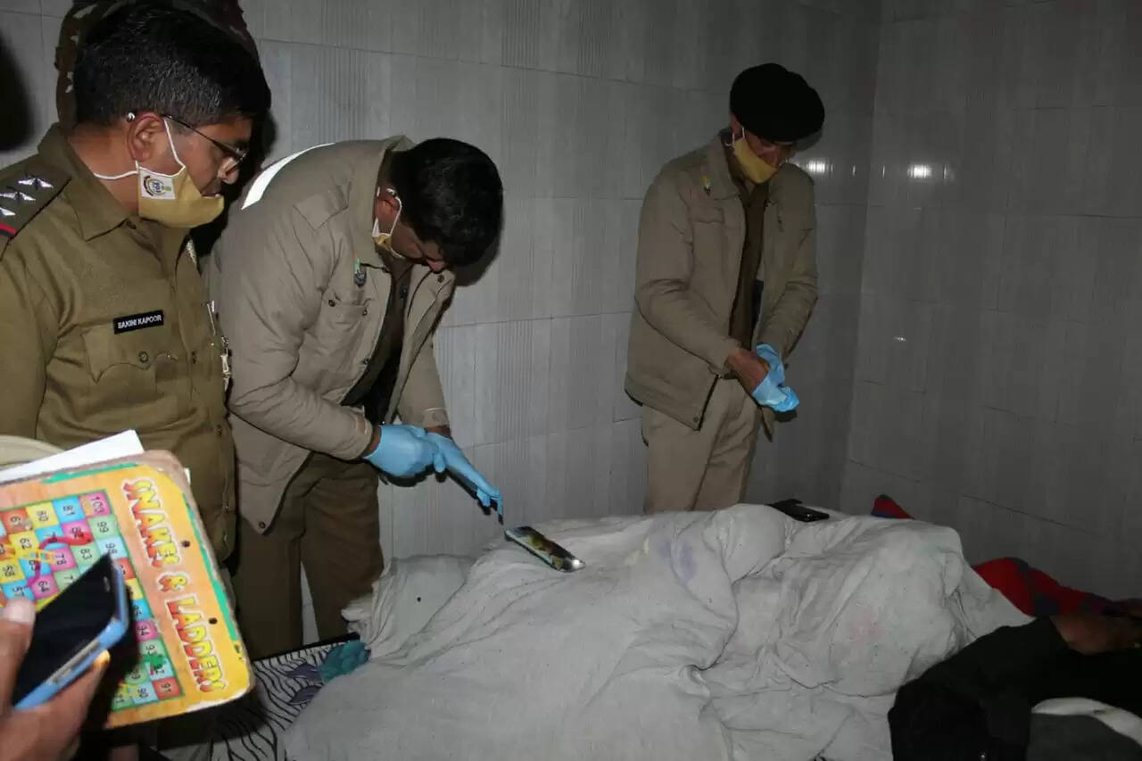 चंबाः होटल में मृत मिला शिक्षक, मुंह से निकल रही थी झाग