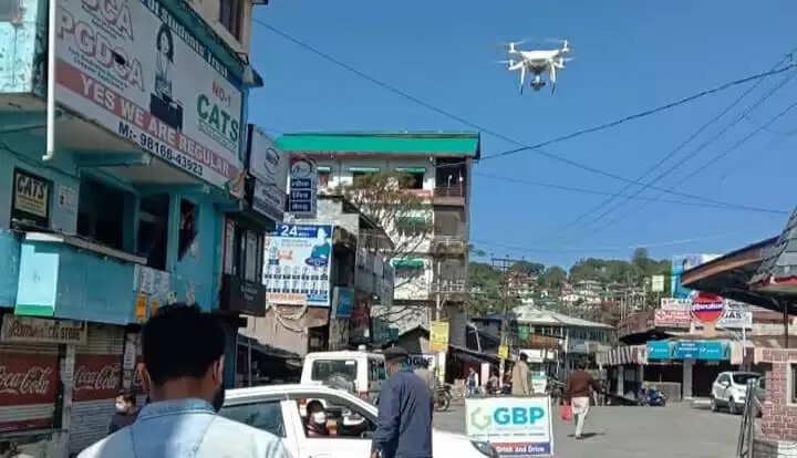 LOCKDOWN CURFEW तोड़ा तो खैर नहीं, पुलिस का ड्रोन कर रहा है आपकी निगरानी