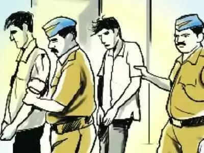 भागे थे पुलिस को चकमा देकर, मगर पकड़े गए