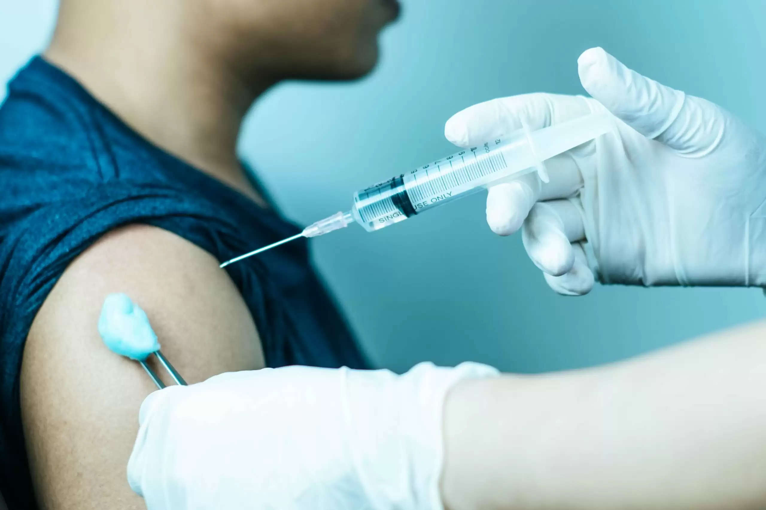 हिमाचल में अभी ऑनलाइन ही होगा कोरोना वैक्सीन के लिए पंजीकरण