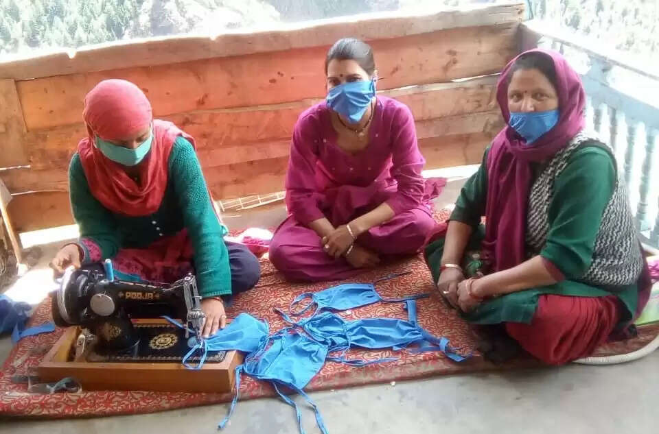 एकल अभियान : गांवों में कोरोना से बचाव के संदेश दे रहीं आचार्य