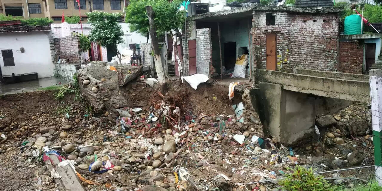 जम्मू में जलभराव-राहत के बीच आफत बनी बारिश, देखें तस्वीरें