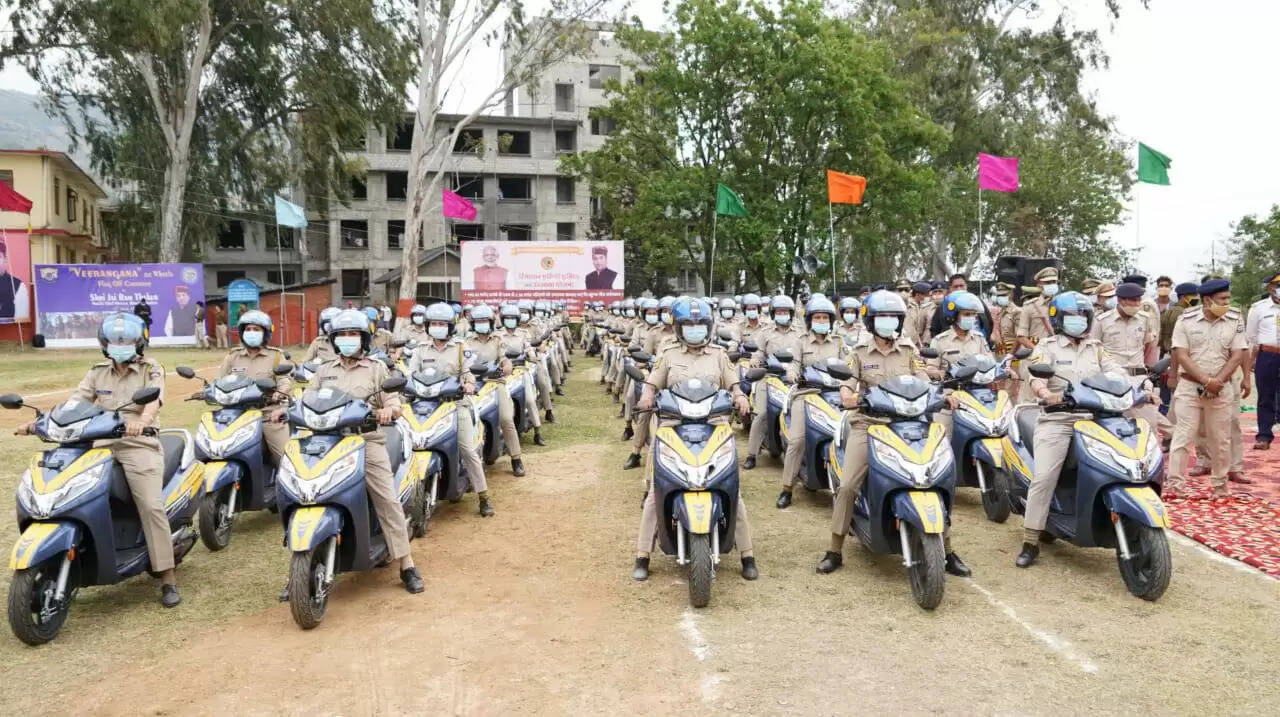 अब और एक्टिव होगी महिला पुलिस, एक्टिवा पर सवार होकर रोकेगी क्राइम अगेंस्ट वूमेन