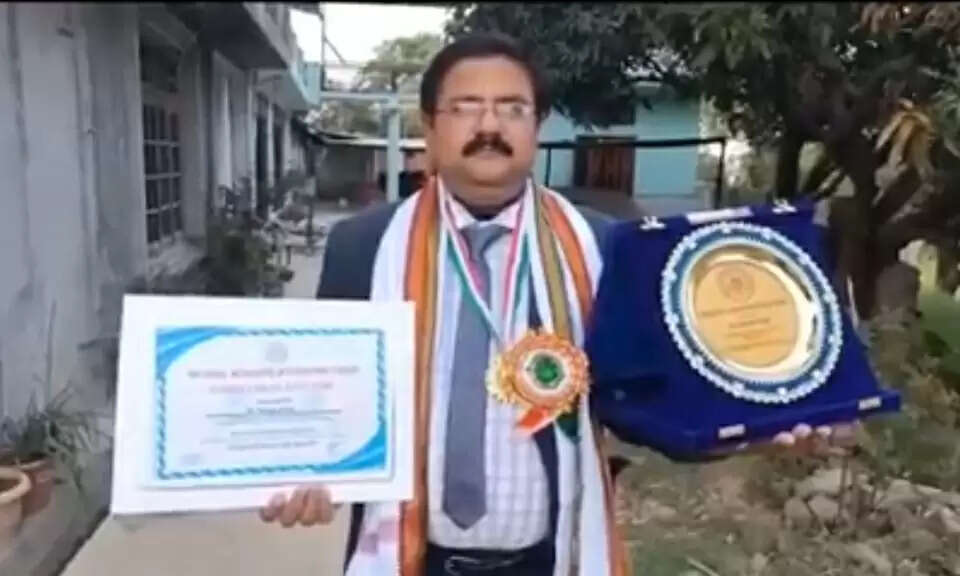 हमीरपुर के शिक्षक नरदेव सिंह को मिला नेशनल एचीवर राष्ट्रीय शिक्षा अवार्ड