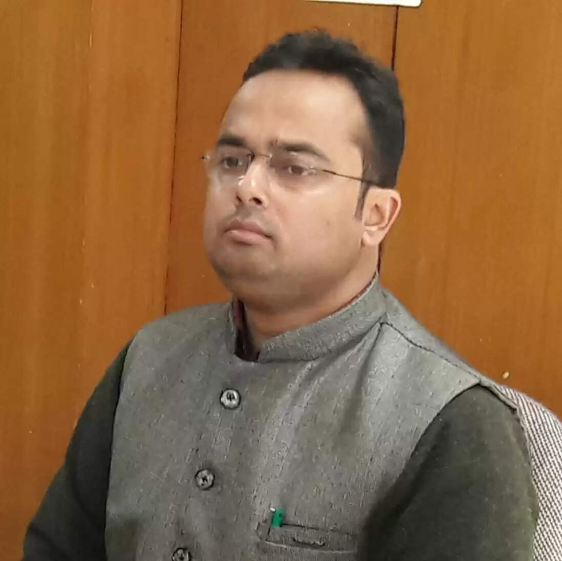 भरमौर में होम क्वारंटीन व्यक्ति घूमता दिखे तो इस नंबर पर दें जानकारी