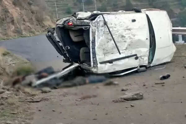हिमाचल की राजधानी में स्कॉर्पियो दुर्घटनाग्रस्त, तीन की मौत