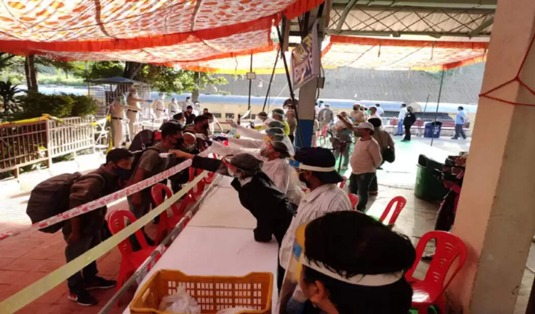 गोवा से 1473 हिमाचलियों को लेकर ऊना पहुंची विशेष ट्रेन
