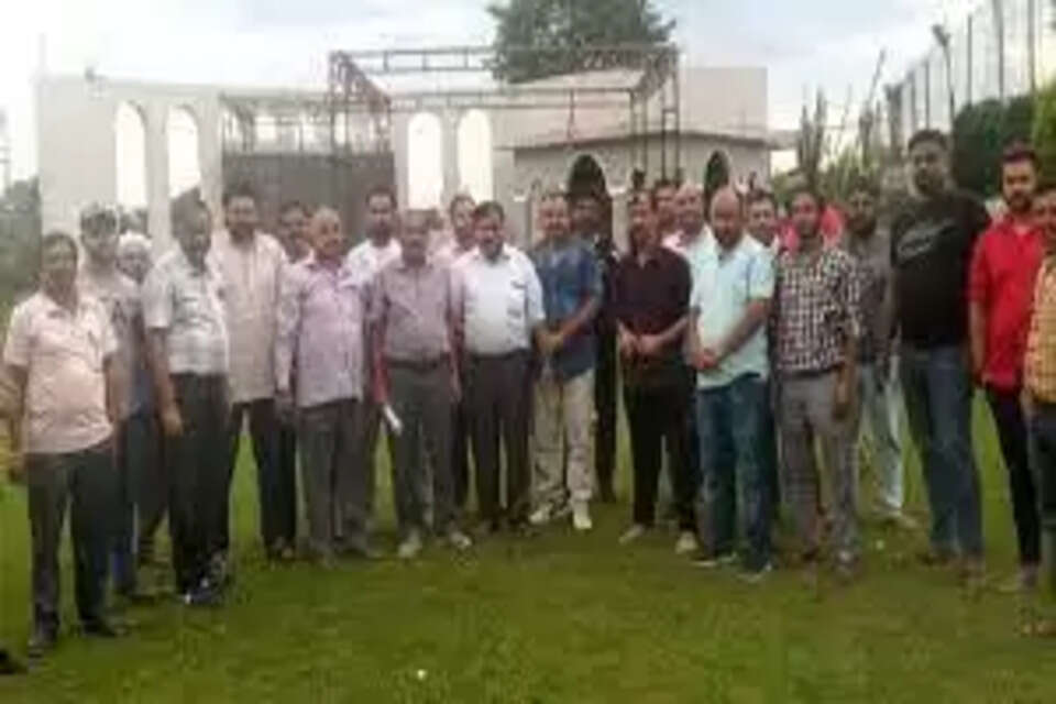 शाहपुर में हर साल लगने वाले ट्रेड फेयर के विरोध में शाहपुर के समस्त व्यापारी एकजुट हो गए हैं। 