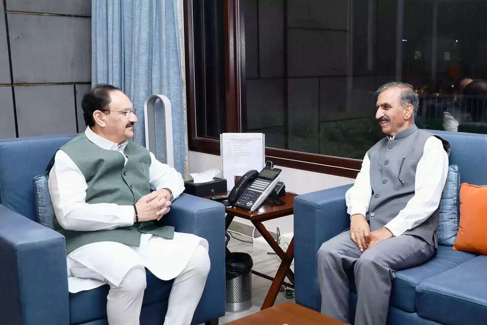 मुख्यमंत्री सुखविंद्र सिंह सुक्खू ने बुधवार शाम को नई दिल्ली में केंद्रीय स्वास्थ्य एवं परिवार कल्याण मंत्री तथा भारतीय जनता पार्टी के राष्ट्रीय अध्यक्ष जगत प्रकाश नड्डा से उनके आवास पर शिष्टाचार भेंट की। इस बैठक में मुख्यमंत्री ने राज्य के स्वास्थ्य ढांचे को मजबूत करने और वित्तीय सहायता से संबंधित कई महत्वपूर्ण मांगें रखीं, जिन पर केंद्रीय मंत्री ने उचित कार्रवाई का आश्वासन दिया।