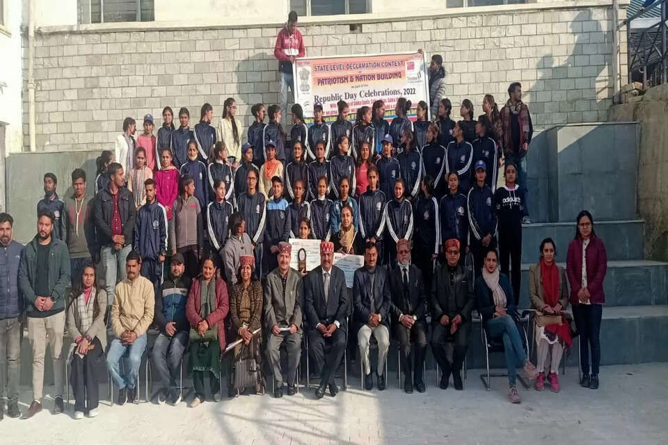 अटल बिहारी वाजपेई राजकीय महाविद्यालय, बंगाणा में वीरवार को नेहरू युवा केंद्र ऊना द्वारा राज्य स्तरीय भाषण प्रतियोगिता का आयोजन किया गया। इसमें एनवाईके के डायरेक्टर सैमसन मसीह ने बतौर मुख्यातिथि शिरकत की। 