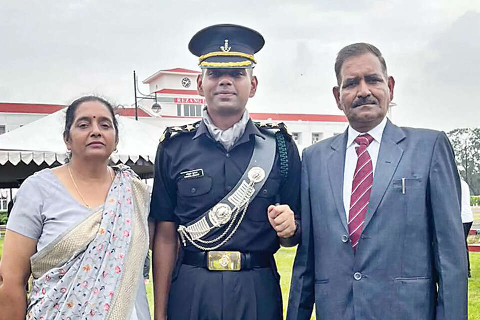 Himachal News : नगरोटा के रहने वाले 25 वर्षीय अंशुल बने सेना में लेफ्टिनेंट Anshul Leutinent