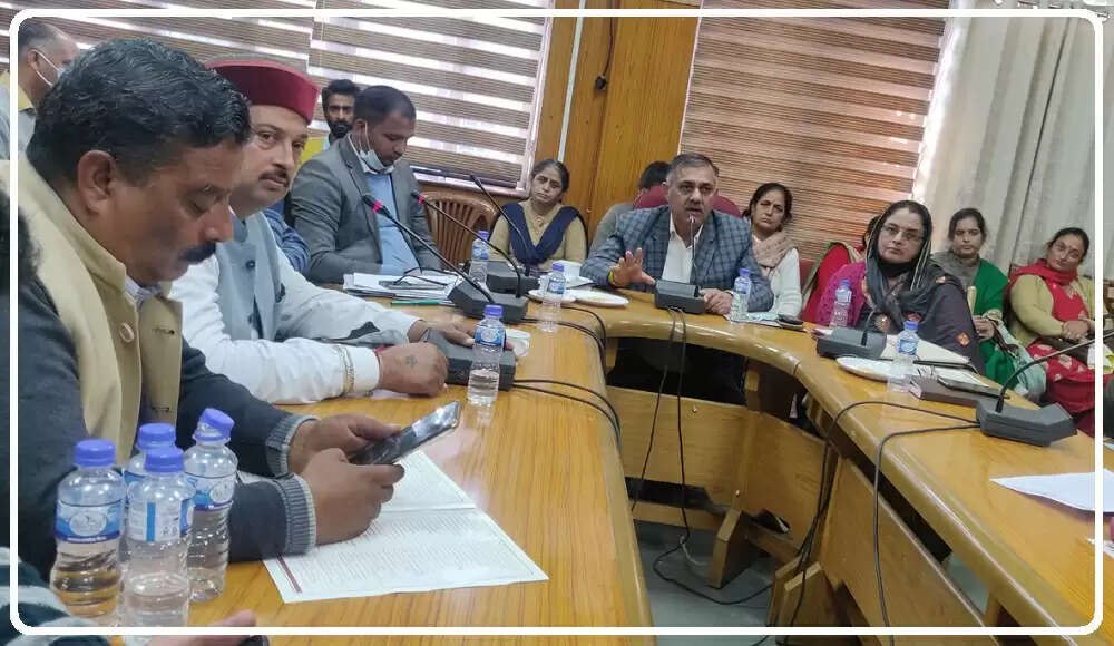 अध्यक्ष, जिला परिषद, रमेश बराड़ ने वीरवार को डीआरडीए कांगड़ा के सभागार में आयोजित जिला परिषद की त्रैमासिक बैठक की अध्यक्षता की। कांगड़ा समाचार। डीआरडीए।