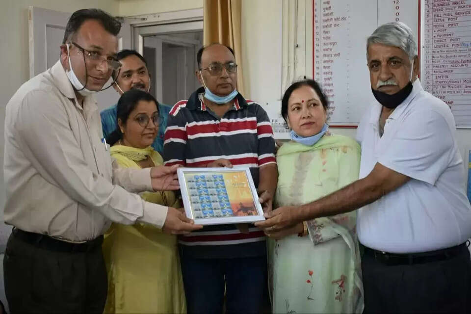 आजादी की 75वीं वर्षगांठ पर अमृत महोत्सव के उपलक्ष्य में डाक विभाग चम्बा ने शुक्रवार को स्वतंत्रता सेनानी सौदागर मल के सम्मान में फोटो युक्त माई स्टैंप जारी की।