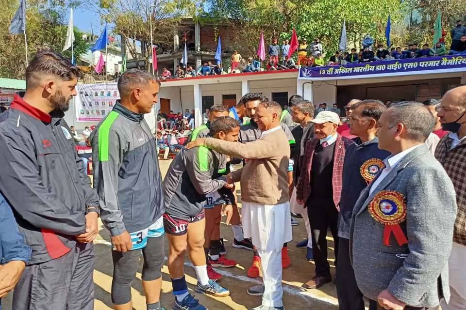 हमारी कोशिश है कि प्रदेश के युवाओं को खेलों में करियर बनाने को लेकर यहां अंतरराष्ट्रीय स्तर की सुविधाएं उपलब्ध हों। ताकि ओलंपिक, एशियन व कॉमनवेल्थ जैसी स्पर्धाओं में हमारे खिलाड़ी अपने प्रदेश-देश का नाम ऊंचा करें और पदक तालिका में हम शीर्ष देशों में शुमार हों।