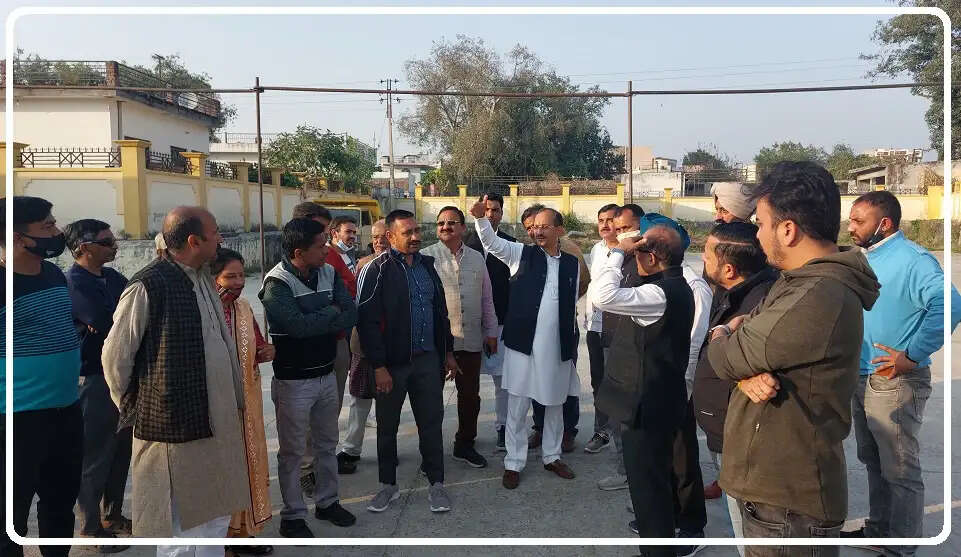 मुख्यमंत्री जयराम ठाकुर (CM Jairam Thakur) के 19 नवंबर को प्रस्तावित ऊना दौरे की तैयारियों को लेकर मंगलवार को छठे राज्य वित्तायोग के अध्यक्ष सतपाल सिंह सत्ती (Satpal Singh Satti) ने मैहतपुर बसदेहड़ा में निरीक्षण किया।