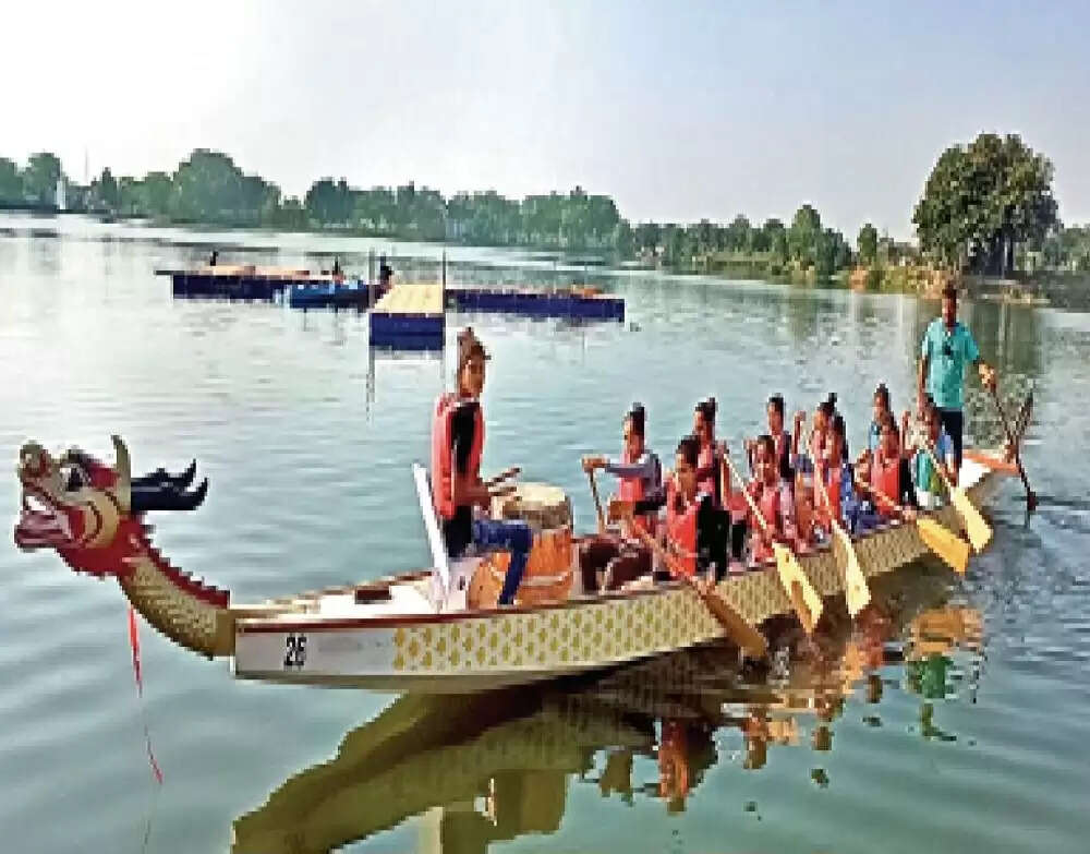 ड्रैगन बोट रेस