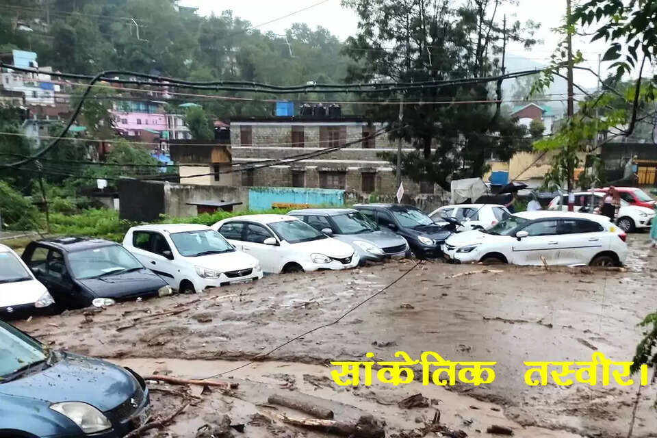 हिमाचल प्रदेश में लगातार बारिश से जनजीवन अस्त-व्यस्त हो गया है। लाहौल स्पीति जिले में सोमवार शाम को धोधंल और चंगुट नाले में आई बाढ़ के कारण सड़क अवरुद्ध हो गई थी। विधायक अनुराधा राणा ने बताया कि विभाग की टीम सुबह 6 बजे रवाना हो चुकी है और दोनों पॉइंट्स को जल्द बहाल करने के निर्देश दिए गए हैं।  गौरतलब है कि चंद्रभागा नदी में उफान के कारण सोमवार को लाहौल के जोबरंग पुल के ऊपर से भी पानी बह रहा था, जिससे प्रशासन ने लोगों से सतर्क रहने की अपील की है। हिमाचल प्रदेश में बीते दो दिनों से रुक-रुक कर मूसलाधार बारिश हो रही है। चंडीगढ़-मनाली हाईवे भी लगातार भूस्खलन के कारण बार-बार खुल रहा और बंद हो रहा है।