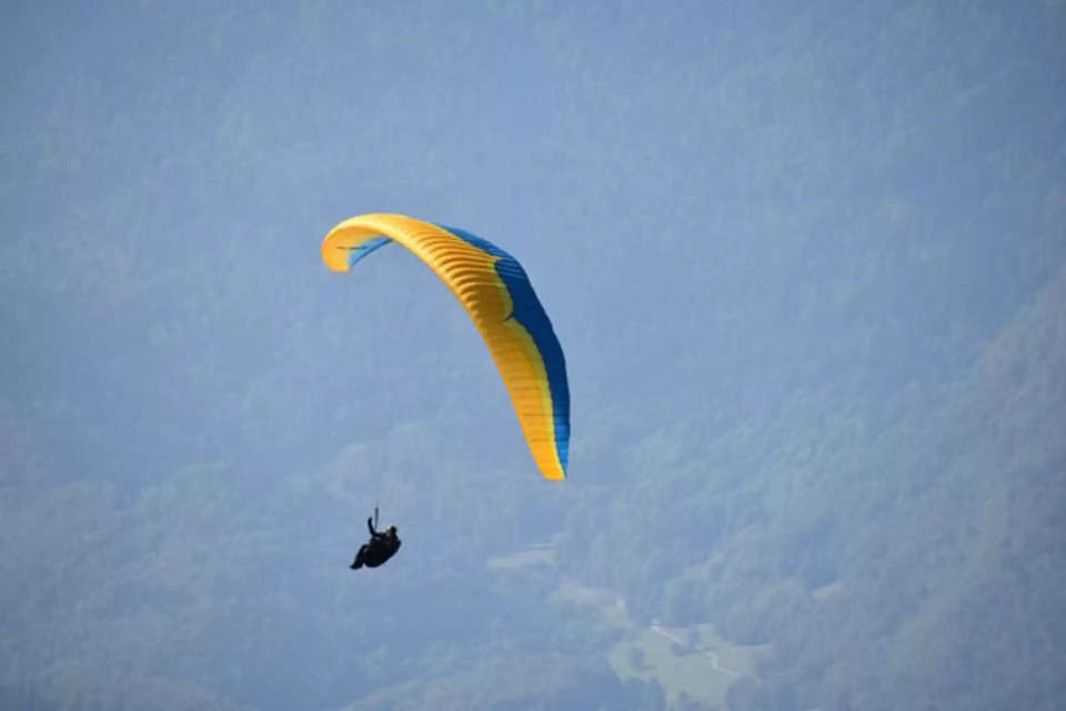 हिमाचल में पैराग्लाइडिंग Paragliding Site In Himachal, kullu Paragliding 