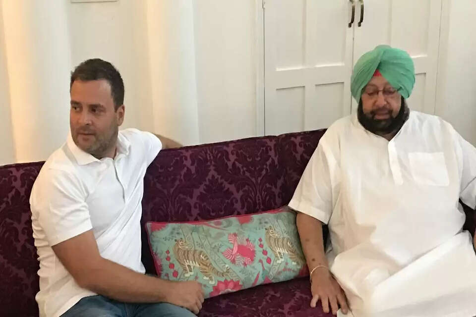 पंजाब के पूर्व मुख्यमंत्री कैप्टन अमरिंदर सिंह (Capt Amarinder Singh) को मुख्यमंत्री (Cm) पद से क्यों हटाया गया था? इसका कांग्रेस नेता राहुल गांधी (Rahul Gandhi) ने पहली बार खुलासा किया है। पंजाब विधानसभा चुनाव की एक रैली को संबोधित करते हुए राहुल गांधी ने कहा कि कैप्टन पंजाब के लोगों को मुफ्त बिजली नहीं देना चाहते थे। 20 फरवरी को पंजाब में विधानसभा चुनाव के लिए मतदान होना है। 