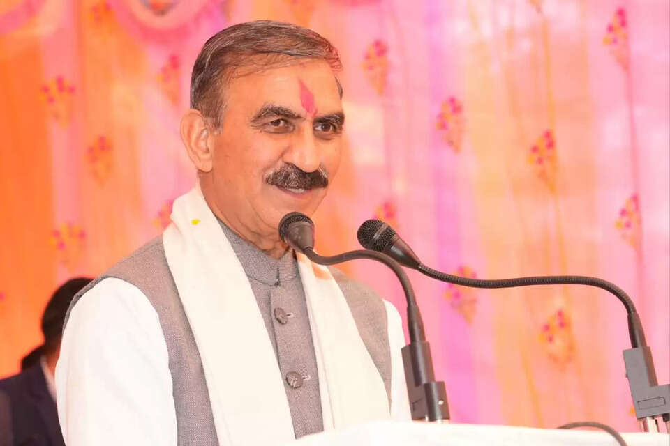 हिमाचल प्रदेश के मुख्यमंत्री सुखविंद्र सिंह सुक्खू ने शनिवार को हमीरपुर जिले के नादौन विधानसभा क्षेत्र के कड़साई में जनसभा को संबोधित किया। इस दौरान उन्होंने सरकारी कर्मचारियों के लिए पुरानी पेंशन योजना (OPS) की बहाली को लेकर केंद्र सरकार पर कड़ा निशाना साधा।  उन्होंने कहा कि हिमाचल में कांग्रेस सरकार ने ओपीएस बहाल करने का अपना चुनावी वादा पूरा किया है। मगर केंद्र सरकार ने इसके एवज में हिमाचल प्रदेश पर कई वित्तीय बंदिशें लगा दी हैं।