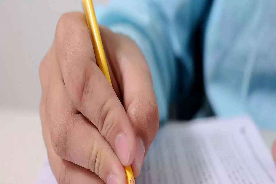 हिमाचल प्रदेश स्कूल शिक्षा बोर्ड (HPBOSSE) ने नौवीं और 11वीं कक्षा की टर्म-1 की परीक्षाओं का शेड्यूल जारी कर दिया है।