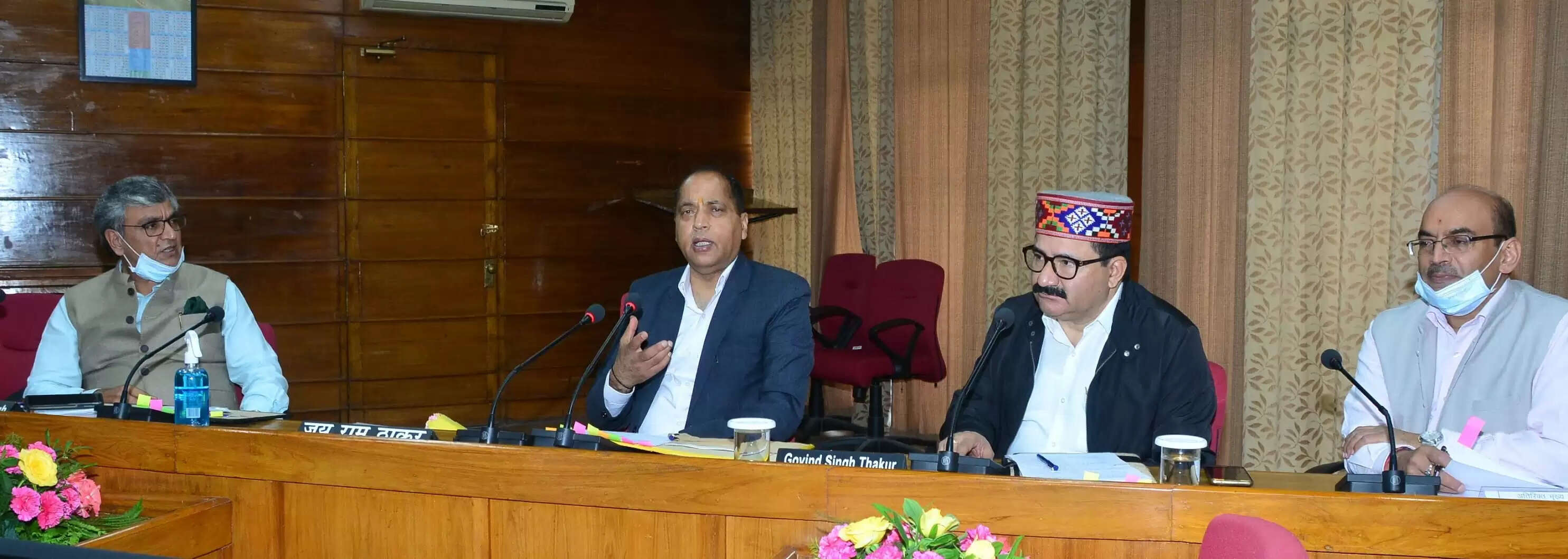 मुख्यमंत्री जयराम ठाकुर की अध्यक्षता में विभिन्न विषयों पर चर्चा के लिए कुल्लू दशहरा समिति की बैठक सोमवार को हुई।