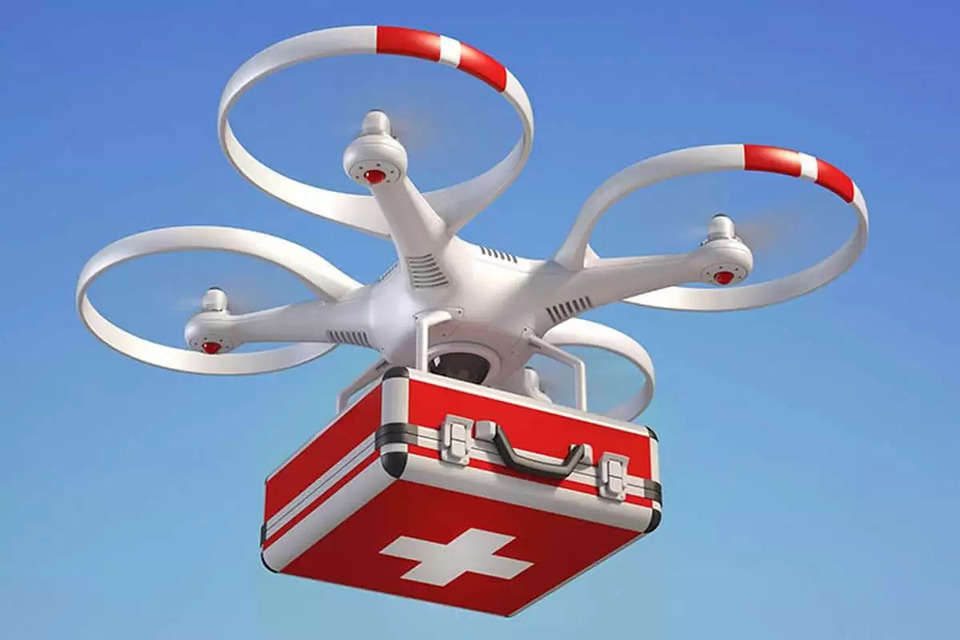 Medicine Delivery Drones  जिला प्रशासन चम्बा और स्वास्थ्य विभाग 14 से 17 फरवरी तक स्काई एयर (Sky Air) कम्पनी के सहयोग से जिला के दूरदराज इलाकों में ड्रोन के माध्यम से स्वास्थ्य सेवाएं पहुंचाने का ट्रायल करेगा। यह जानकारी उपायुक्त चम्बा डीसी राणा ने दी। उन्होंने बताया कि इस दौरान दूरदराज इलाकों से मरीजों के विभिन्न टेस्टों के लिए सैंपल बड़े अस्पतालों और प्रयोगशालाओं तक पहुंचाने तथा बड़े अस्पतालों से दवाइयां व कोविड वैक्सीनेशन किट्स दूरदराज इलाकों के स्वास्थ्य संस्थानों तक पहुंचाने के लिए ड्रोन जैसे आधुनिक उपकरण का प्रयोग किया जाएगा। 