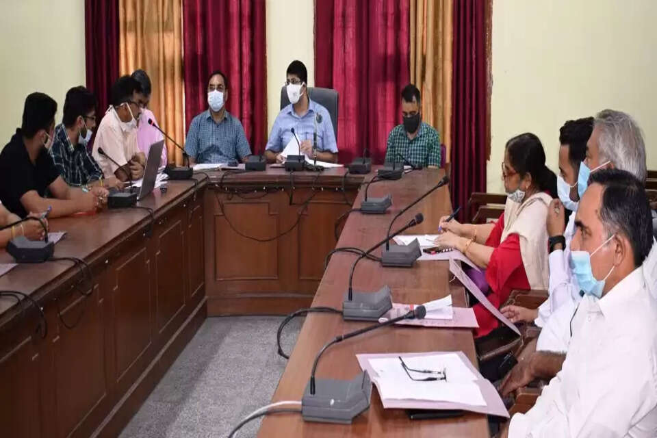 Unorganized workers register on e-shram portal by 31st December