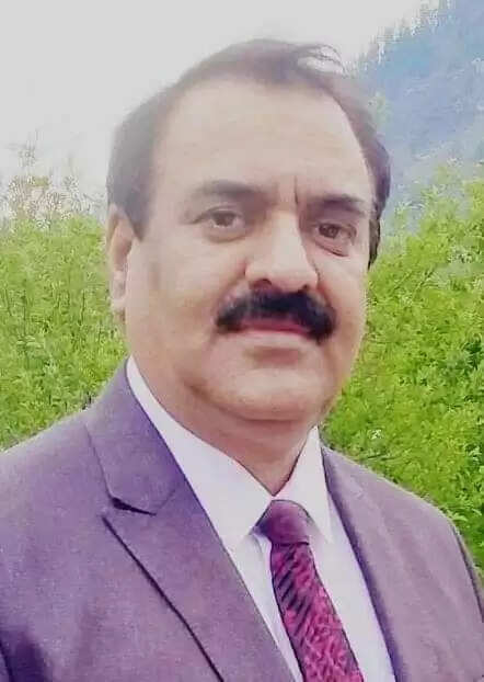 प्रोफेसर विक्रम राणा पार्टी के पुराने कार्यकर्ता हैं और वे चंडीगढ़ से एसोसिएट प्रोफेसर, स्टेट लेसन ऑफसर व स्पेशल आफिसर ड्यूटी जैसे पदों कार्य कर चुके हैं।