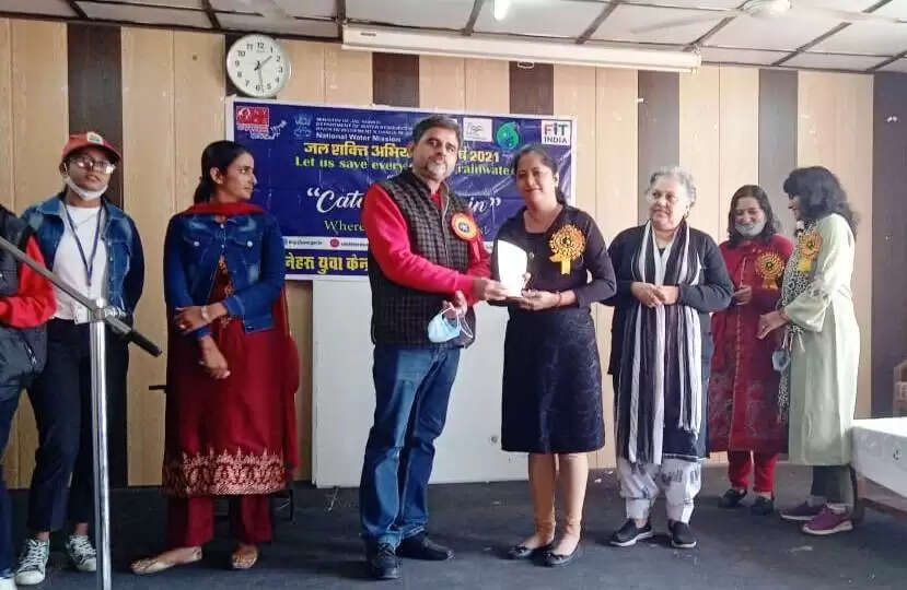 देशभक्ति एवं राष्ट्र निर्माण- सबका साथ, सबका विकास, सबका विश्वास और सबका प्रयास थीम के तहत मंगलवार को नेहरू युवा केंद्र ऊना ने महाराणा प्रताप कॉलेज अंब में भाषण प्रतियोगिता का आयोजन करवाया।