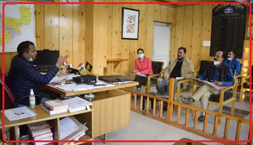 कांगड़ा में वन स्टॉप सेंटर (One Stop Centres) योजना के तहत 35 महिलाओं को कानूनी सहायता, सात को चिकित्सा सहायता, 18 पुलिस सहायता व 35 मनोवैज्ञानिक सामाजिक परामर्श तथा छः को रहने के लिए आश्रय दिया गया है।
