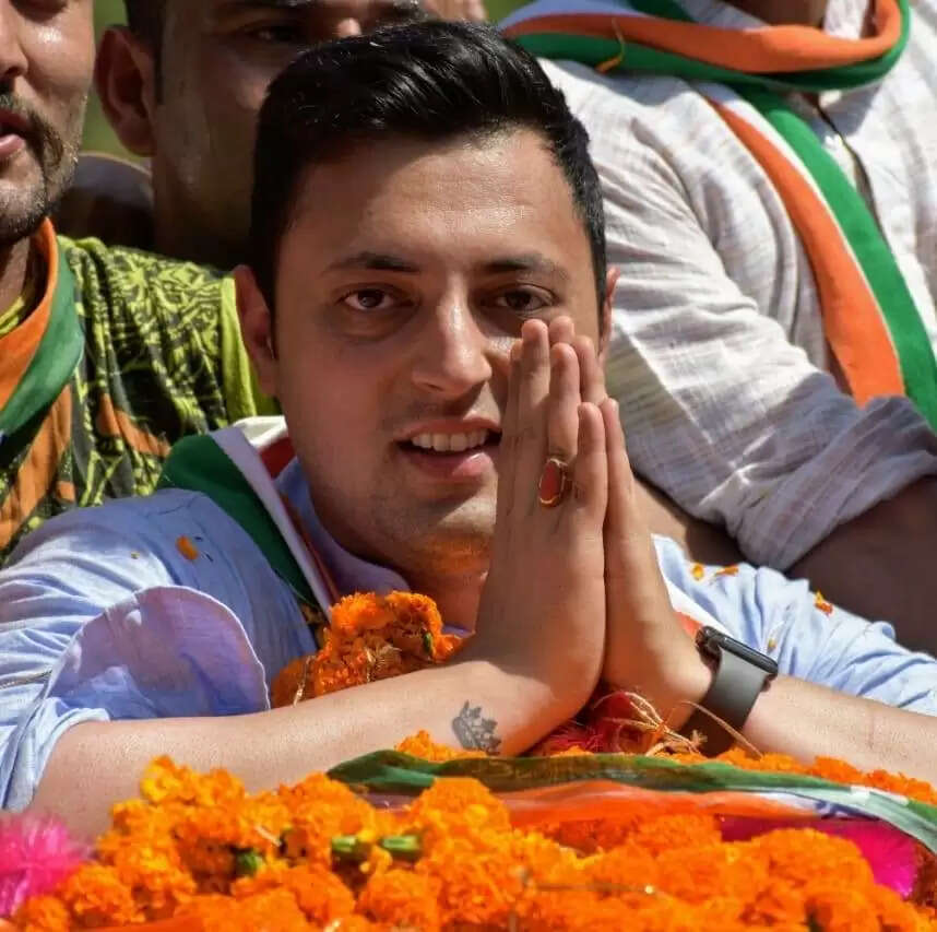 HPCC General Secretary Aashray Sharma Resigns As A Member From Yuva Rojzgar Yatra Himachal Congress महासचिव आश्रय शर्मा ने दिया इस्तीफा, बोले-शिमला के नेताओं का मंडी में हस्तक्षेप मंजूर नहीं