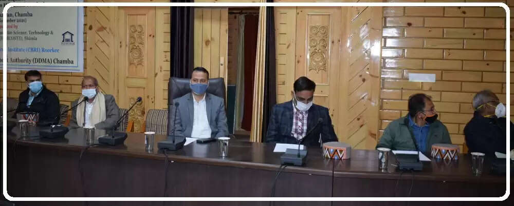 बचत भवन चम्बा में सीबीआरआई रुड़की, हिमाचल प्रदेश विज्ञान प्रौद्योगिकी व पर्यावरण परिषद और जिला आपदा प्रबंधन प्राधिकरण की भूकंप प्रतिरोधी निर्माण पर आधारित दो दिवसीय प्रशिक्षण कार्यशाला शुरू।